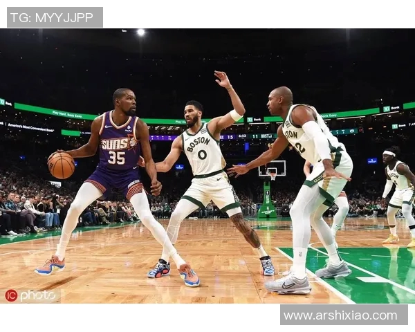 塔图姆积极关注队友训练动态期待早日回归绿军赛场