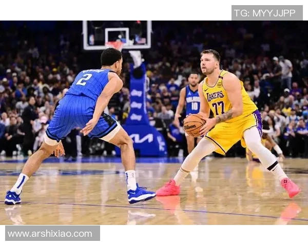 东契奇32分詹姆斯24分 湖人不敌魔术