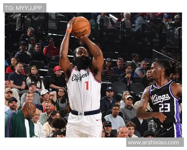 6分2助还能赢！加盟快船真好，比尔赛后感谢哈登，他终于有控卫了