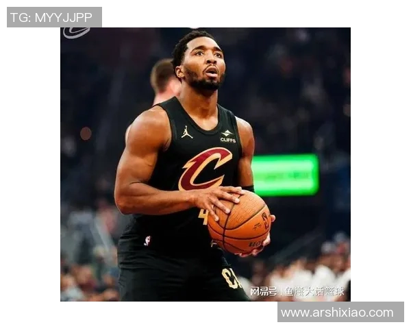 高开低走！米切尔首节怒砍12分，后三节8中1仅有3分