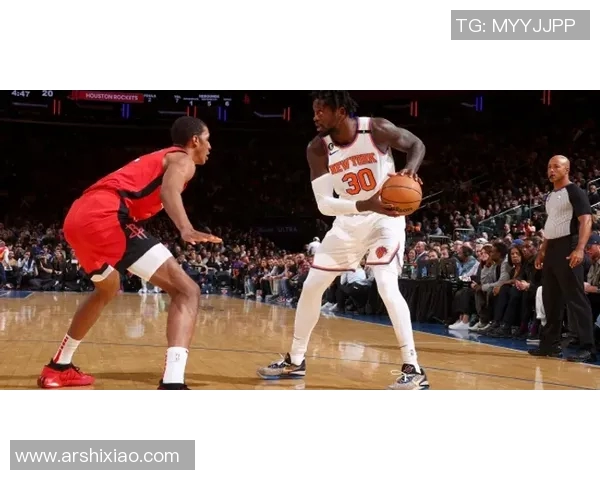 兰德尔14助攻0失误闪耀NBA赛场